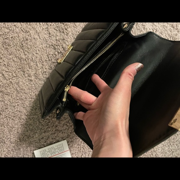 Micheal Kors leather bag - Picture 4 of 6